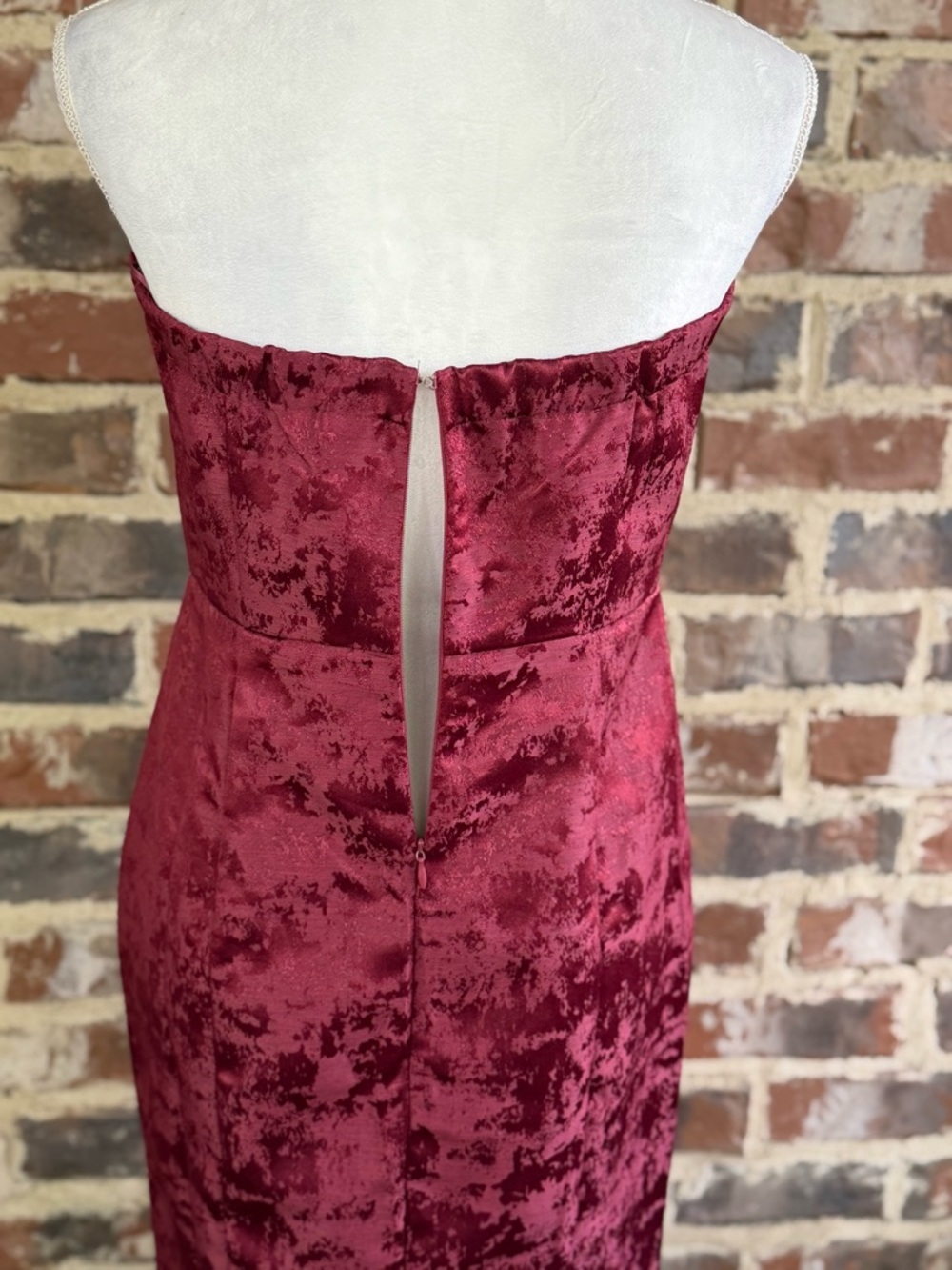 🦋 Vici Strapless Lace Mermaid Gown - Burgundy - Picture 9 of 15